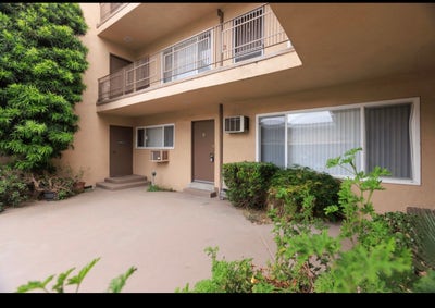 Big Beautiful Room  Main Photo