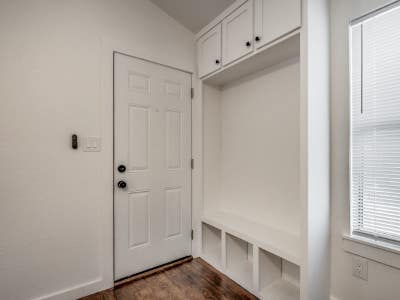  Luxurious and efficient one bedone bath apartment Main Photo