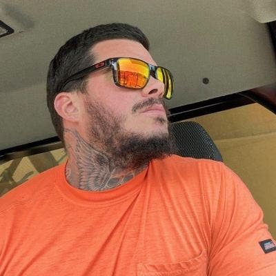 Professional Male seeks a small or large room Main Photo