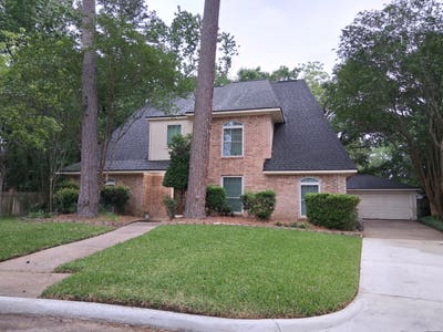 Upstairs room  Main Photo