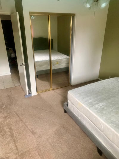 Cosy Room with Kitchen & Pool Access Main Photo