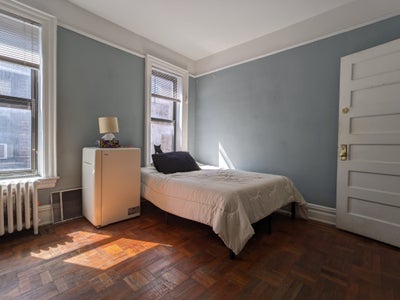 1 BR in 3 BR Share in Kensington Main Photo