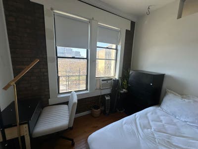 Sunny Apartment Clean Roomates  Main Photo