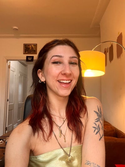 29F Professional Editor/Writer --> Greenpoint Main Photo