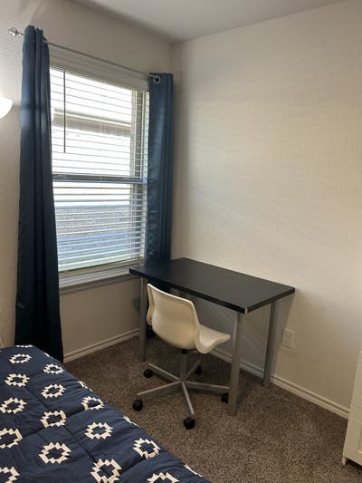 Furnished bedroom. Quiet and clean home Main Photo