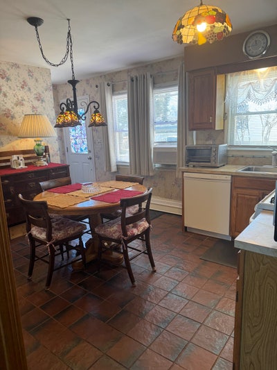 Cozy apartment available! Main Photo