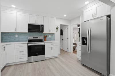 ⭐Modern & Spacious Living Near Highways + Transit⭐ Main Photo