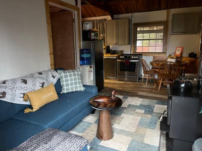 Live in the Tiny house in Ashland Main Photo