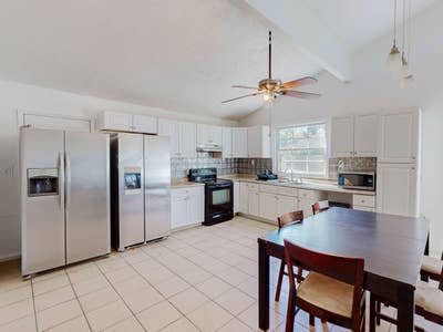  BudgetFriendly Rooms Available Now in Riverdale! Main Photo