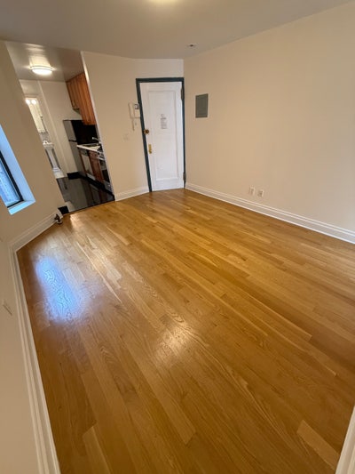 Beautiful 1 Bedroom in UES Main Photo