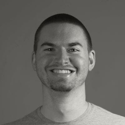 Professional Male seeks a small or large room Main Photo