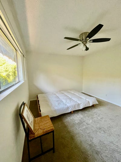 Beautiful room to rent in townhouse Main Photo