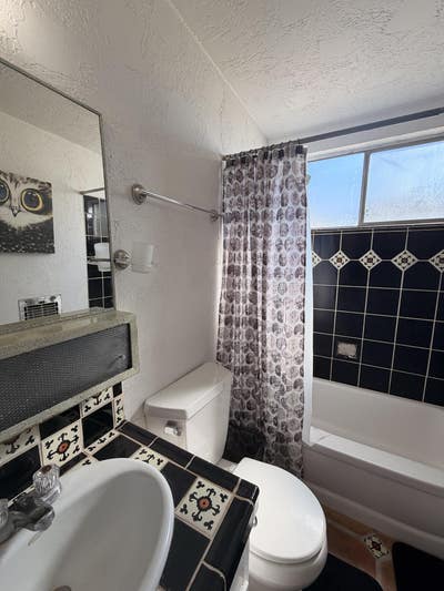 Looking for short term roomate 3-6 months Main Photo