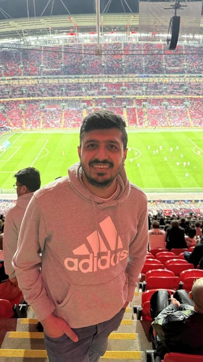 Professional Male seeks a small or large room Main Photo