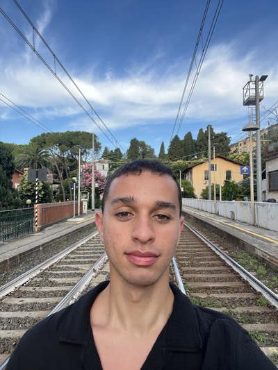 Student looking for a room in Huntington Beach Main Photo