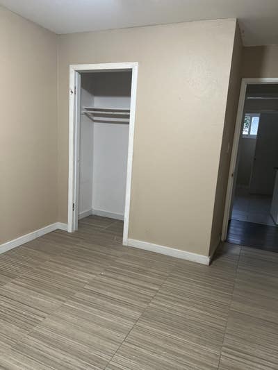 Rent  room  Main Photo