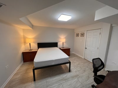 Furnished Bedroom near UIC/Medical District Main Photo