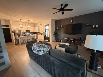 Cameron, 34, Houston TX Main Photo