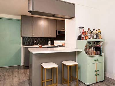 3 Month Full Apartment Rent —Bed & couch furnished Main Photo