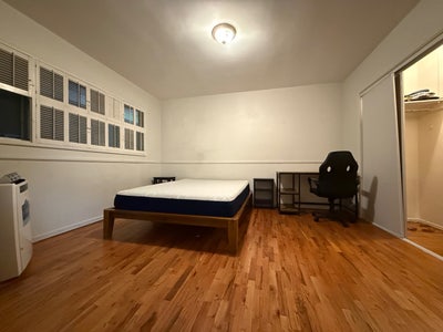 Spacious Room for rent in Beverlywood Main Photo