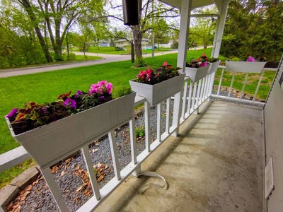 Lower level with bedroom and office/bonus room Main Photo