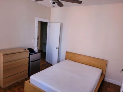Large furnished room in shared apart  $350 weekly Main Photo