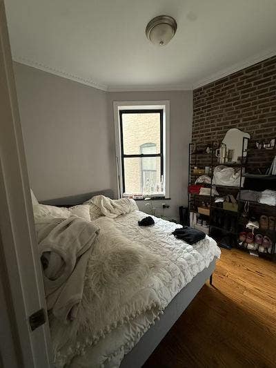 #1012 Rooms available in this 2 bed/1 bath apartme Main Photo