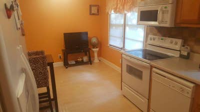 Room For Rent in Union City. Close to ATL Airport! Main Photo