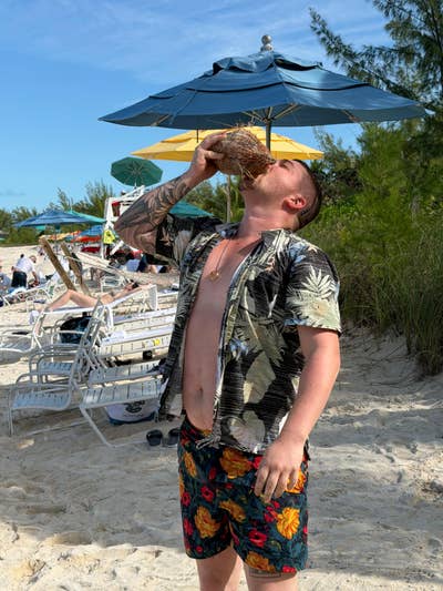 Manager looking for a room in San Fernando Valley Main Photo