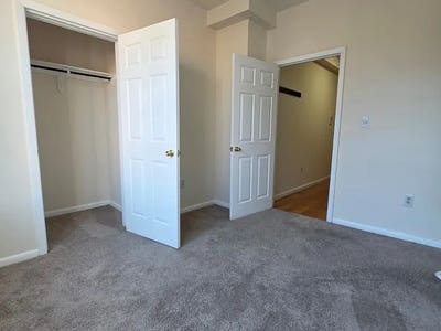 This 650 square foot apartment home has 1 BRs and  Main Photo