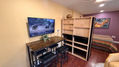 Newly Remodeled Studio with Pool Main Photo