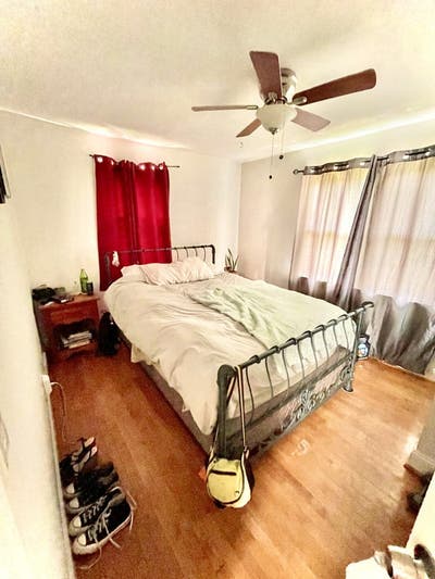 Clean, quiet bedroom for rent Main Photo