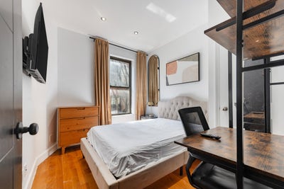 Private Bushwick Room with Laundry & Rooftop Main Photo