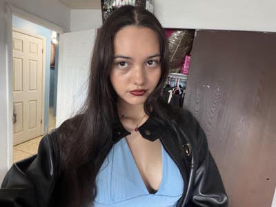 Woman looking for a room in Los Angeles now Main Photo