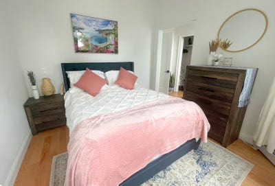 Private room with a private bathroom Main Photo