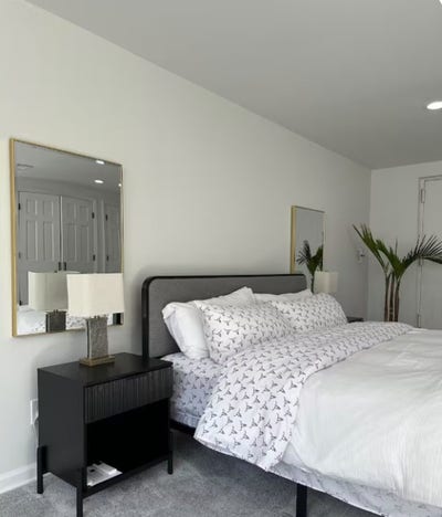 Private room with a private bathroom available Main Photo