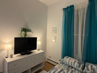 $1300|WOMEN ONLY|Furnished Room|Utilities Inc. Main Photo