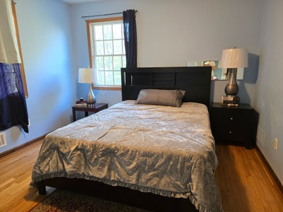 Bright furnished room Main Photo