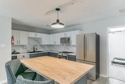 Student Housing at  HighPoint Street_Just minutes Main Photo