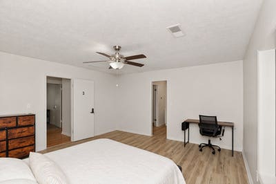 Charming Room in Forest Park GA Main Photo