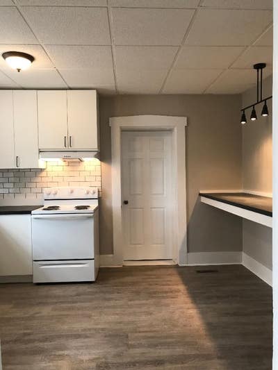 $_ Bedroom Apartment near Downtown.  Main Photo