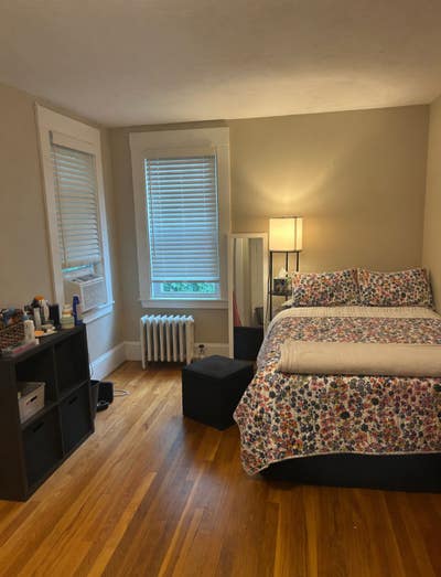 Room(s) Available in West Newton Main Photo