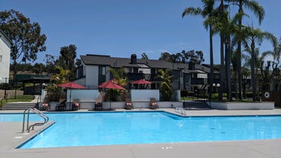 Upstairs room, great complex Main Photo