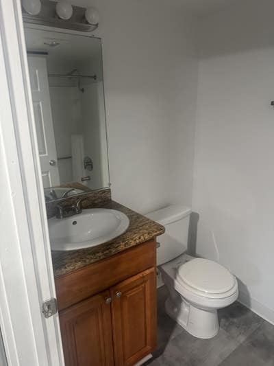 Latin gay male renting a master bedroom  Main Photo