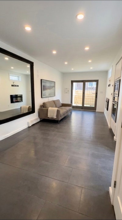 Brand New 1-Bedroom Apartment Available NOW Main Photo