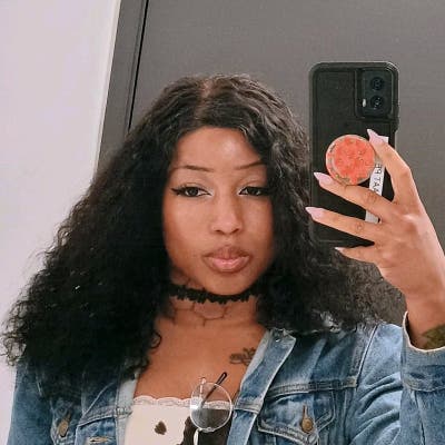 Dependable Artist looking for a home Main Photo