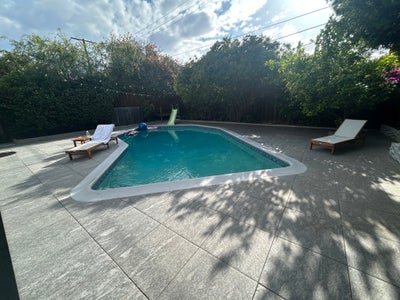 Room+privateBR in beautiful property with POOL Main Photo