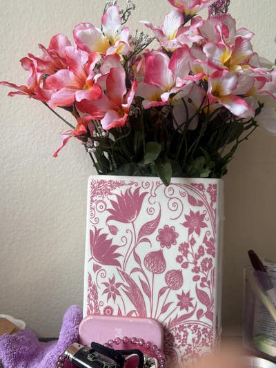 Female looking for a room in Los Angeles now Main Photo