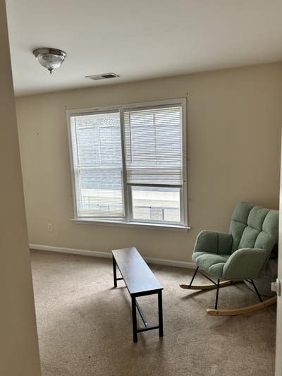 Second bedroom/Private bathroom available  Main Photo