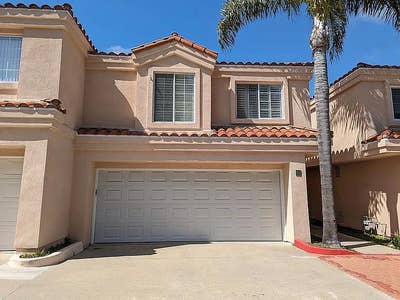 Bedroom with private bath - Month to Month Main Photo